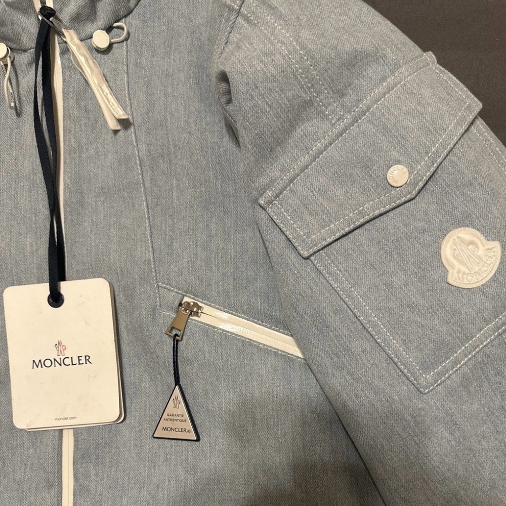 Moncler jacket S US/4 /IT 40